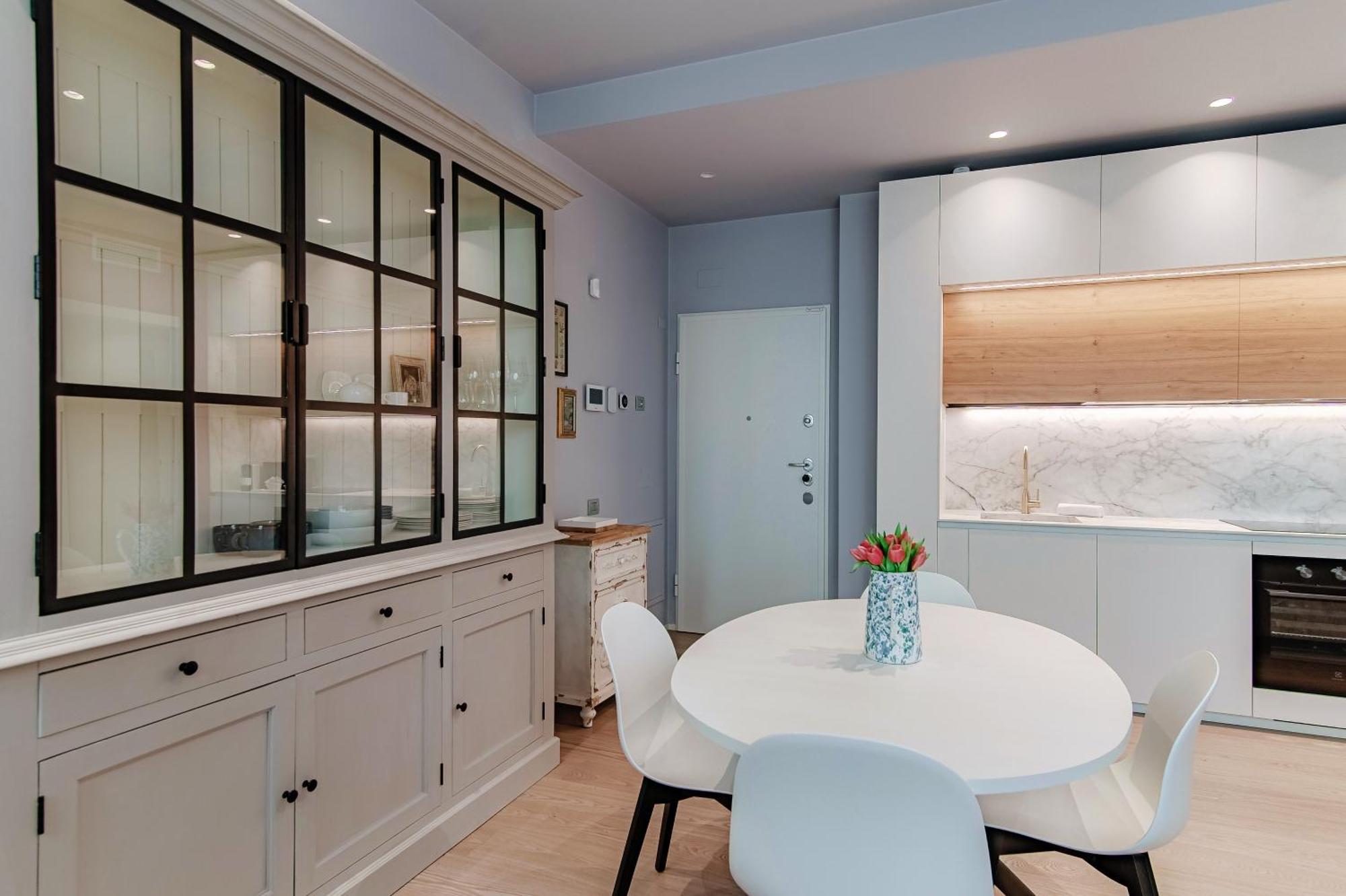 Appartement Three Colors - By Myhomeincomo *